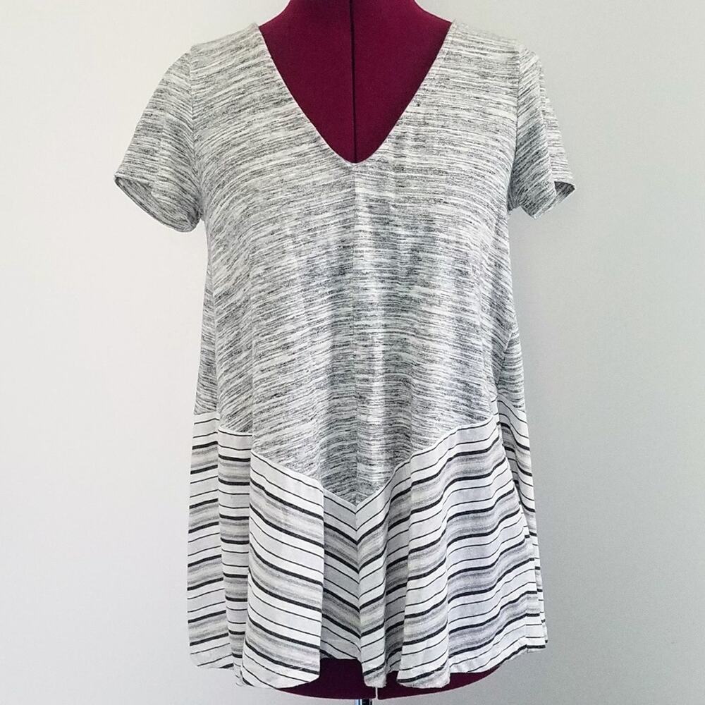 Anthropologie Puella Short Sleeve V Neck T Shirt